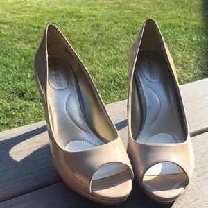 Bandolino Nude Heels